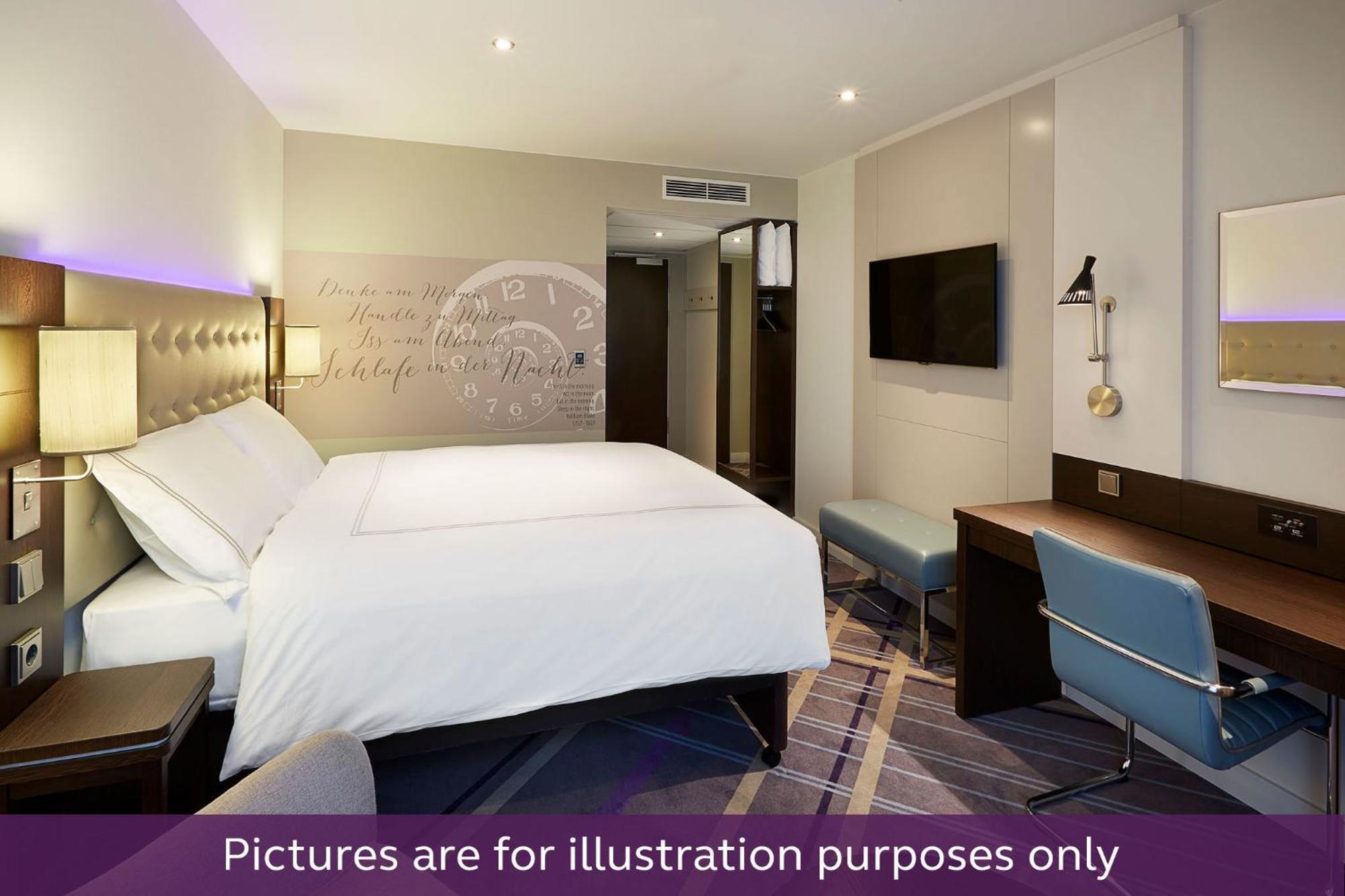 Premier Inn Duesseldorf City Centre Экстерьер фото