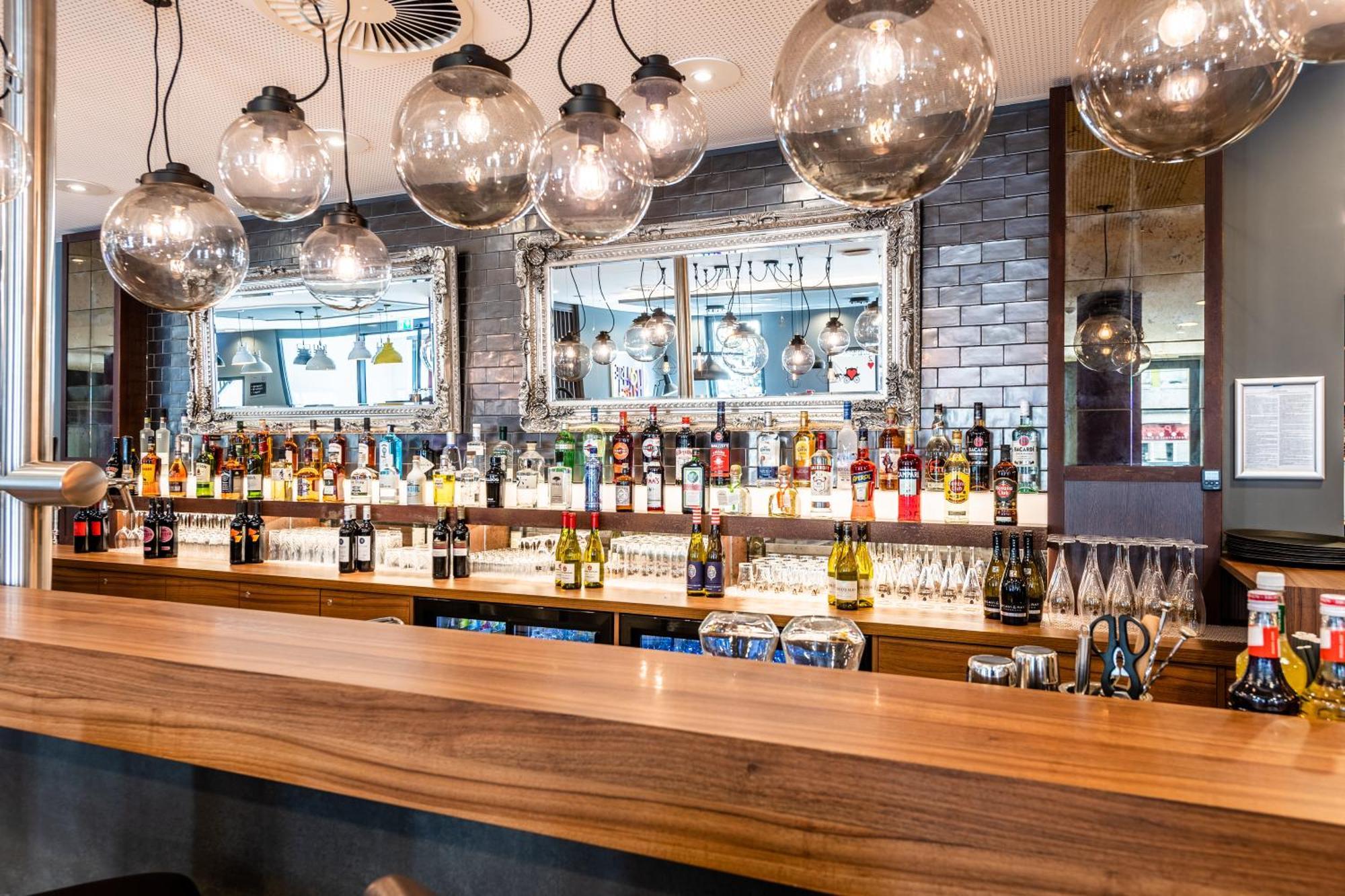 Premier Inn Duesseldorf City Centre Экстерьер фото