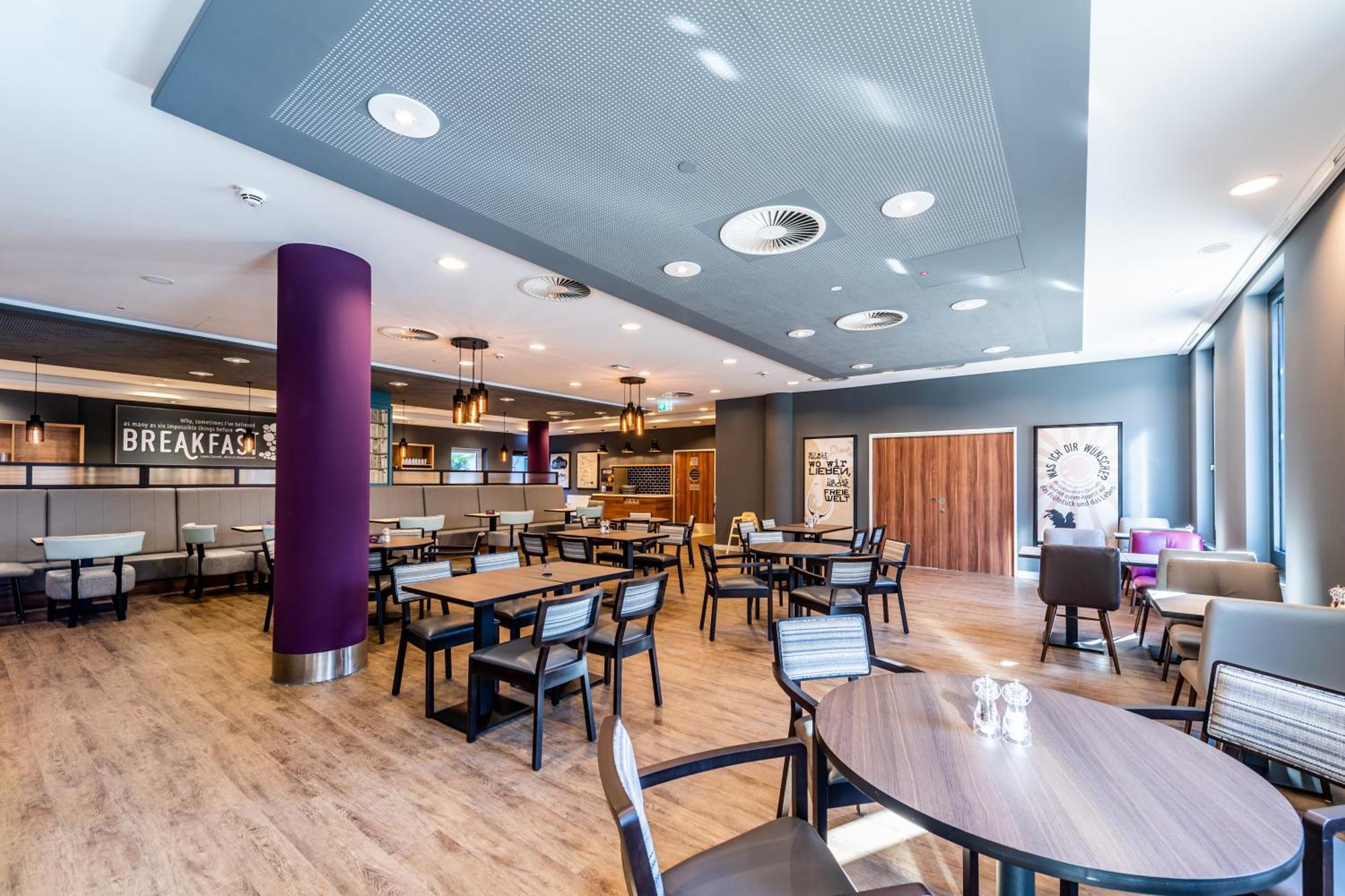Premier Inn Duesseldorf City Centre Экстерьер фото