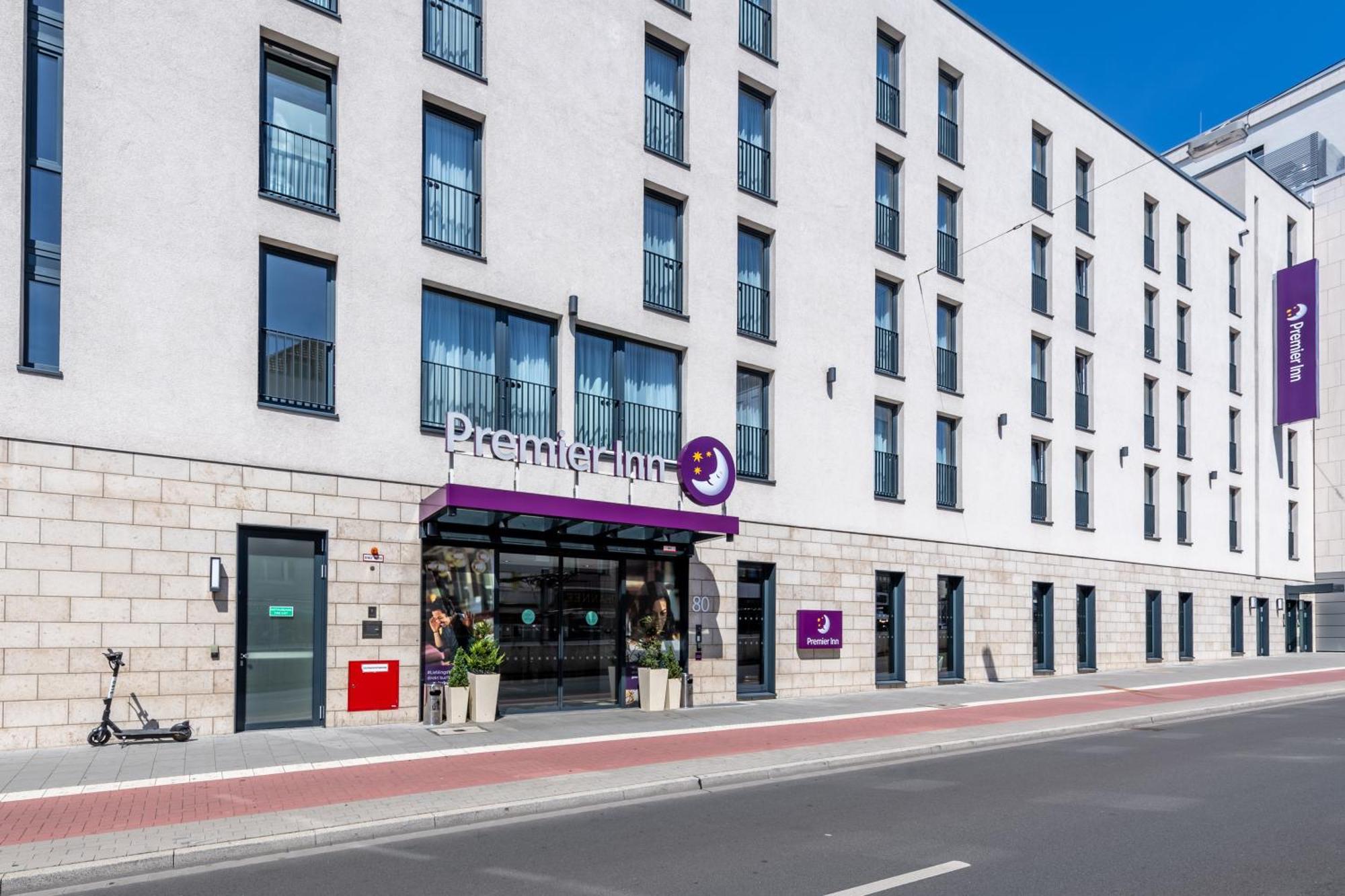 Premier Inn Duesseldorf City Centre Экстерьер фото